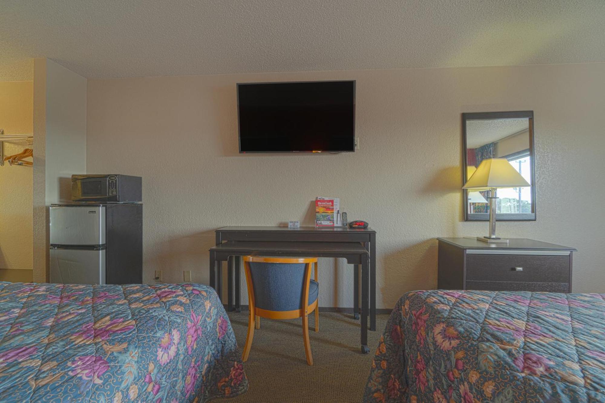 Regency Inn & Suites By Oyo Bay City Tx Exteriér fotografie