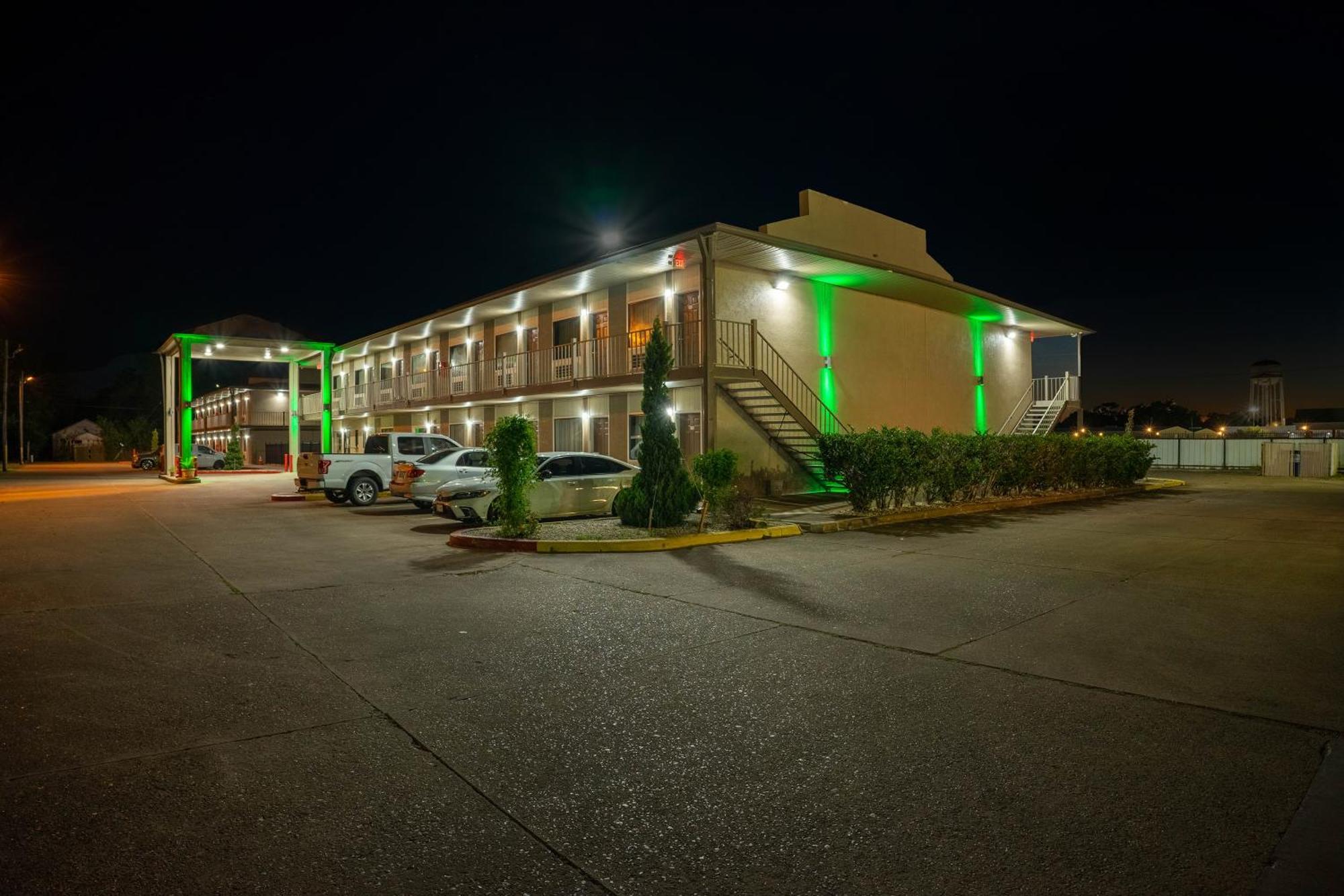 Regency Inn & Suites By Oyo Bay City Tx Exteriér fotografie