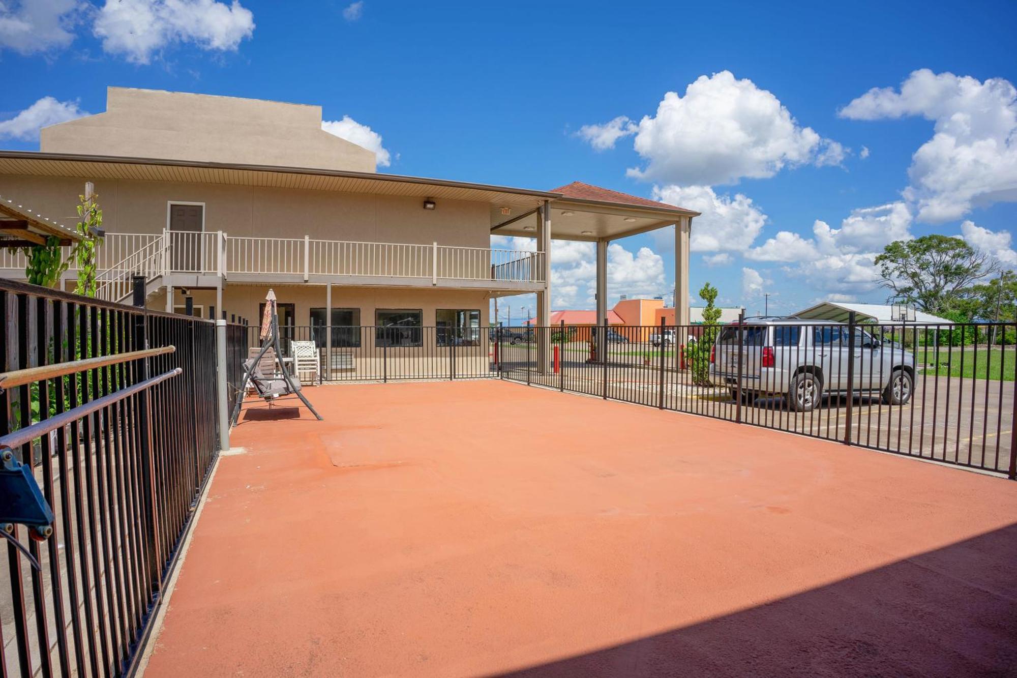 Regency Inn & Suites By Oyo Bay City Tx Exteriér fotografie