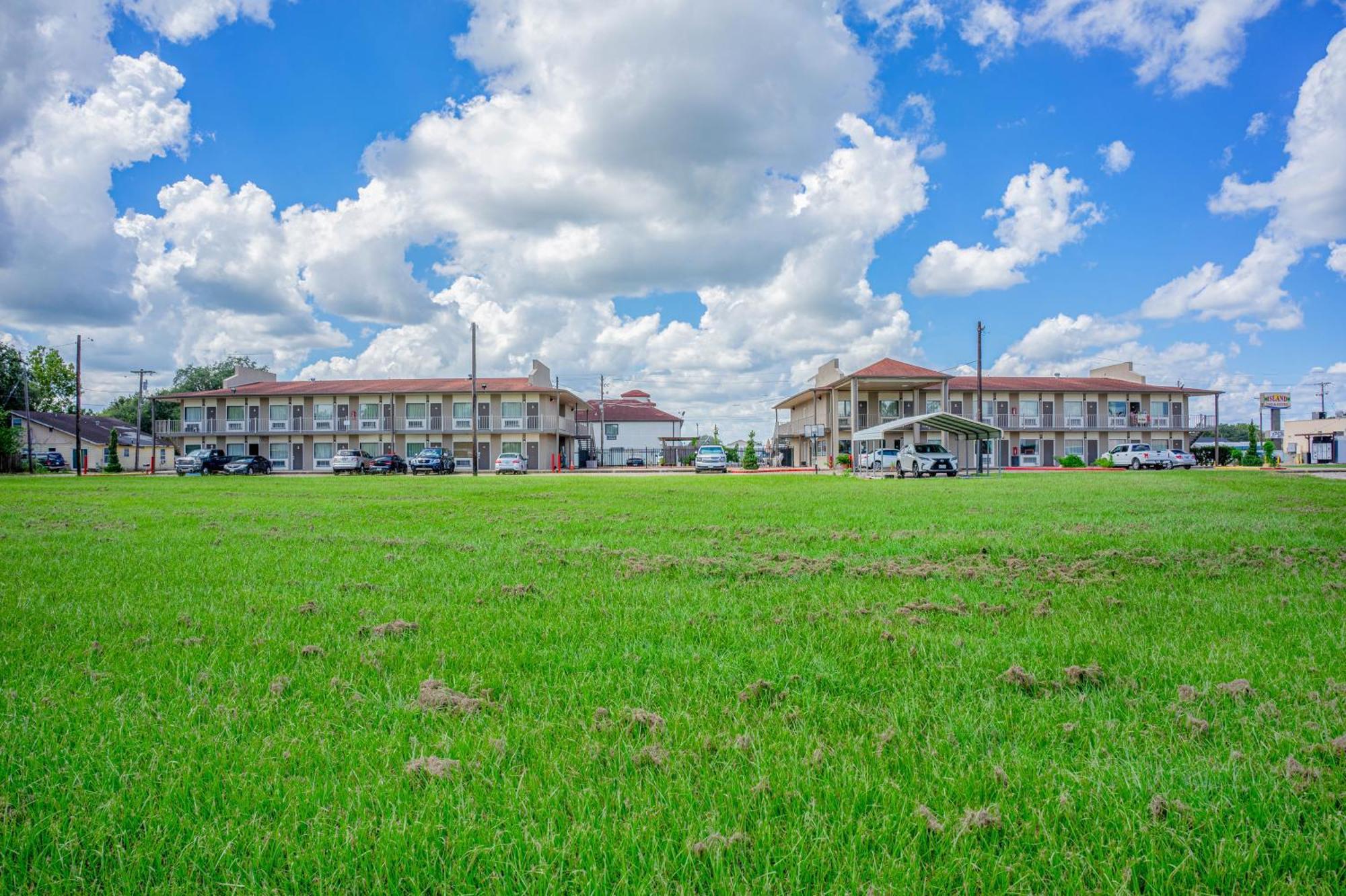 Regency Inn & Suites By Oyo Bay City Tx Exteriér fotografie
